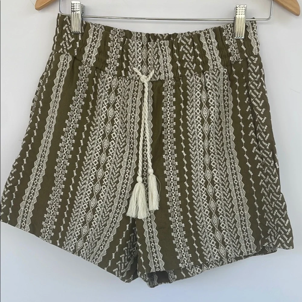 House of Harlow 1960 High Waist Green and Cream Linen Blend Shorts XS
